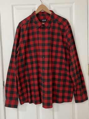 Patagonia Red and Black Plaid Casual Button-Down Shirt XXL